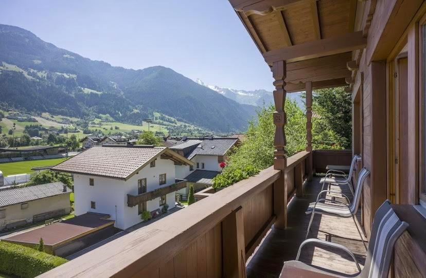 Bergblick vom Balkon im LINDEN 40